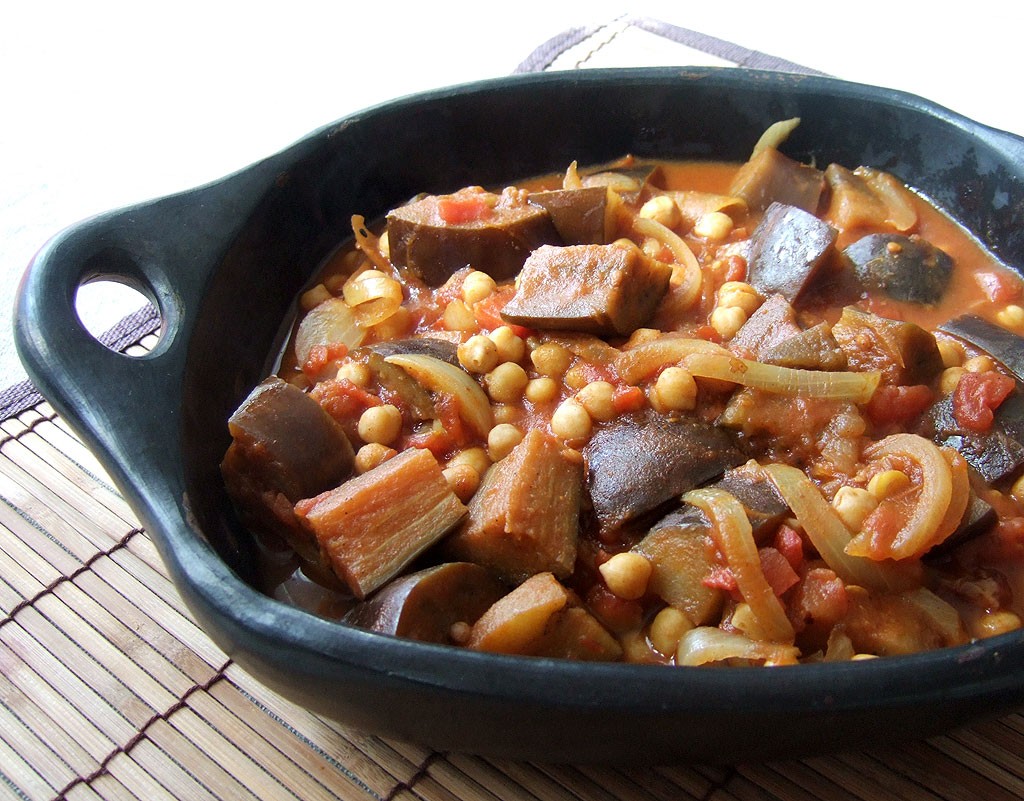 Moroccan aubergine and chickpea stew